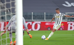 VIDEO: Dứt điểm góc xa hiểm hóc, Ronaldo 'mở tài khoản' ấn tượng tại Serie A