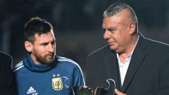 Chủ tịch LĐBĐ Argentina tức điên vì cách Barca đối xử với Messi
