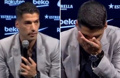 VIDEO: 5 cầu thủ Barca tham gia họp báo chia tay Luis Suarez