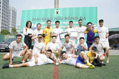 Gần 100 triệu ủng hộ đồng bào miền trung từ giải đấu bóng đá của ca sĩ Duy Khoa