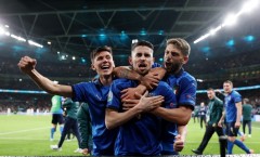 Đưa Italia vào chung kết EURO, 'ông vua nhảy chân sáo' được đề cử QBV 2021