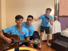 VIDEO: Đức Huy, Xuân Trường dàn dựng màn hát nhép 'đỉnh cao'