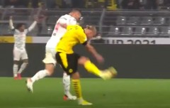 VIDEO: Haaland mất kiểm soát khi chứng kiến Lewandowski ghi bàn
