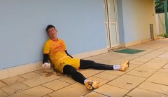 VIDEO: Tấn Trường kiệt sức, nằm 'thở không nổi' sau buổi tập dài nhất lịch sử của ĐT Việt Nam