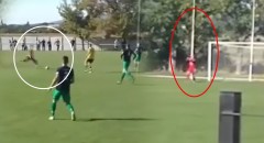 VIDEO: 'Phá bóng vu vơ', thủ môn lập 'siêu phẩm để đời' từ khoảng cách 75 mét