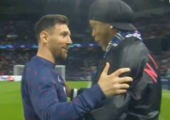 VIDEO: Khoảnh khắc hội ngộ đầy 'xúc động' của Messi và Ronaldinnho