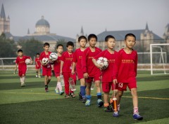Học viện bóng đá Trung Quốc lớn nhất thế giới chỉ là ‘trò hề’, từng bị Real Madrid 'lừa'