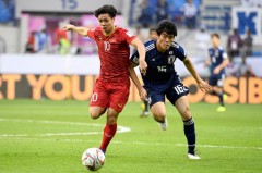 VIDEO: 2 tình huống Công Phượng 'bón hành' cho hậu vệ Nhật Bản đang khoác áo Arsenal