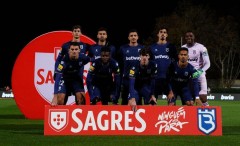 VIDEO: Đội bóng Bồ Đào Nha ra sân với chỉ 9 người, phải dùng thủ môn dự bị đá tiền vệ