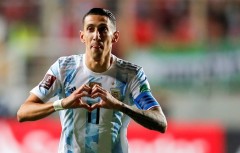 VIDEO: Không có Messi, Di Maria lập siêu phẩm 'khó tin' giúp Argentina thắng Chile