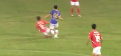 VIDEO: Sau Hoàng Thịnh, thêm một cầu thủ của TPHCM lại phạm lỗi thô bạo với Hùng Dũng