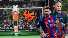 VIDEO: Khi Messi, Neymar và Ronaldinho đá penalty với....máy?