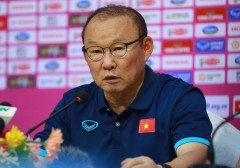 HLV Park Hang Seo: 'Sơ đồ 4 hậu vệ bộc lộ quá nhiều điểm yếu nên Việt Nam khó lòng áp dụng được'