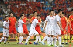 May mắn thắng tuyển Việt Nam, BLV Trung Quốc bất ngờ gửi lời cảm ơn VAR