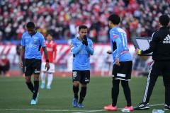Trình diễn kém hiệu quả, Chanathip có màn ra mắt gây thất vọng lớn trong màu áo ĐKVĐ J-League