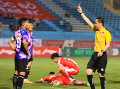 HLV Hàn Quốc: 'Ở V.League, cứ đội nào thua rồi cũng sẽ lại có những ý kiến về công tác trọng tài'