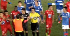 VIDEO: Pha chơi xấu khiến cầu thủ Hải Phòng - Quảng Ninh lao vào xô xát