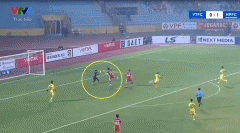 VIDEO: Đội trưởng Viettel ghi điểm với thầy Park bằng 2 pha cứu thua liên tiếp chỉ trong 3 giây