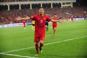 VIDEO: Bàn thắng của Anh Đức ở chung kết lượt về AFF Cup 2018 khiến Malaysia khóc ròng VIDEO: Bàn thắng của Anh Đức ở chung kết lượt về AFF Cup 2018 khiến Malaysia khóc ròng