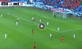 VIDEO: Công Phượng ra chân nhanh như chớp khiến ĐT Jordan sững sờ tại Asian Cup 2019 VIDEO: Công Phượng ra chân nhanh như chớp khiến ĐT Jordan sững sờ tại Asian Cup 2019