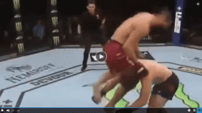 VIDEO: Võ sĩ UFC knock-out đối thủ chỉ sau 2 giây nhờ đòn cực hiểm VIDEO: Võ sĩ UFC knock-out đối thủ chỉ sau 2 giây nhờ đòn cực hiểm