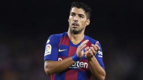 VIDEO: Barcelona tri ân 'huyền thoại' Luis Suarez sau 6 năm gắn bó VIDEO: Barcelona tri ân 'huyền thoại' Luis Suarez sau 6 năm gắn bó
