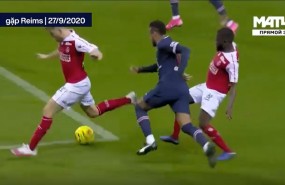 VIDEO: Neymar độc diễn, xâu kim đối thủ rồi...dứt điểm ra ngoài VIDEO: Neymar độc diễn, xâu kim đối thủ rồi...dứt điểm ra ngoài