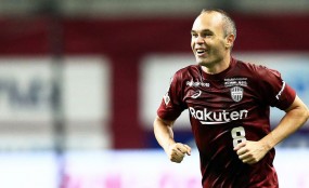 VIDEO: Iniesta phối hợp ghi bàn như thể đang đá tại Barcelona VIDEO: Iniesta phối hợp ghi bàn như thể đang đá tại Barcelona