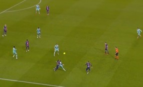 VIDEO: Bị phạm lỗi quyết liệt, Neymar hất bóng qua đầu đối thủ để chế giễu VIDEO: Bị phạm lỗi quyết liệt, Neymar hất bóng qua đầu đối thủ để chế giễu