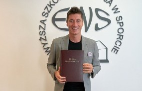 Không chỉ đá bóng hay, Lewandowski còn thăng tiến trên con đường học vấn Không chỉ đá bóng hay, Lewandowski còn thăng tiến trên con đường học vấn