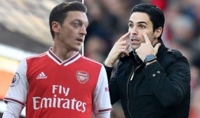 Có nghĩa cử cao đẹp nhưng Ozil vẫn bị loại khỏi danh sách dự Cúp C2 của Arsenal Có nghĩa cử cao đẹp nhưng Ozil vẫn bị loại khỏi danh sách dự Cúp C2 của Arsenal