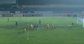 VIDEO: Cận cảnh bàn thắng bị từ chối của Nam Định trong trận gặp Quảng Nam VIDEO: Cận cảnh bàn thắng bị từ chối của Nam Định trong trận gặp Quảng Nam