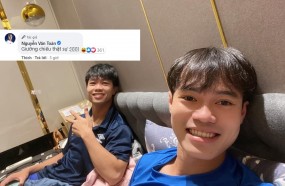 Văn Toàn đăng ảnh 'giường chiếu' đêm cuối với Công Phượng, Cris Phan góp vui Văn Toàn đăng ảnh 'giường chiếu' đêm cuối với Công Phượng, Cris Phan góp vui