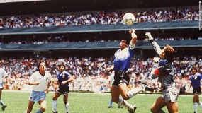 VIDEO: Maradona và 'Bàn tay của chúa' giúp Argentina vô địch World Cup 1986 VIDEO: Maradona và 'Bàn tay của chúa' giúp Argentina vô địch World Cup 1986