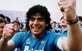 'Cậu bé vàng' Maradona và chuyến du đấu Việt Nam bất thành 'Cậu bé vàng' Maradona và chuyến du đấu Việt Nam bất thành