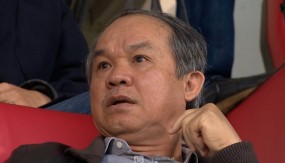 VIDEO: Bầu Đức hồi hộp dõi theo Công Phượng và đồng đội trong trận gặp SLNA VIDEO: Bầu Đức hồi hộp dõi theo Công Phượng và đồng đội trong trận gặp SLNA