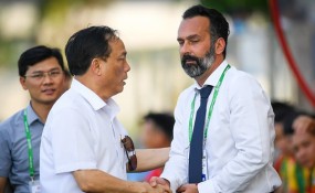HLV người Ý thắng kiện Thanh Hóa khẳng định muốn dạy bầu Đệ cách 'đối nhân xử thế' HLV người Ý thắng kiện Thanh Hóa khẳng định muốn dạy bầu Đệ cách 'đối nhân xử thế'