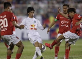 Tam tấu MTP tỏa sáng, Kiatisak dạy cho HLV châu Âu biết ai mới là 'số 1 V.League' Tam tấu MTP tỏa sáng, Kiatisak dạy cho HLV châu Âu biết ai mới là 'số 1 V.League'
