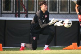 Muangthong United confirmed not to sell Dang Van Lam or any foreign players Muangthong United confirmed not to sell Dang Van Lam or any foreign players
