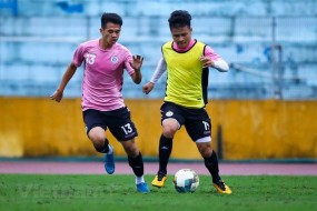 Quang Hai suffered an injury again during a training session in Hanoi Quang Hai suffered an injury again during a training session in Hanoi