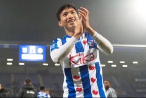 How did Van Hau react after Heerenveen did not renew the contract? How did Van Hau react after Heerenveen did not renew the contract?
