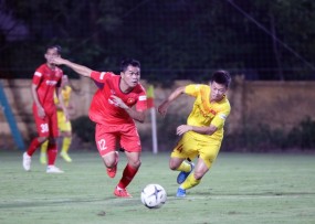 Two super free kicks in the internal match of U22 Vietnam Two super free kicks in the internal match of U22 Vietnam