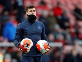 Huyền thoại MU cảnh báo Chelsea không thể vô địch nếu giữ Kepa Huyền thoại MU cảnh báo Chelsea không thể vô địch nếu giữ Kepa
