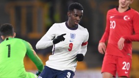 Ngôi sao Arsenal Nketiah phá kỷ lục ghi bàn mọi thời đại của U21 Anh Ngôi sao Arsenal Nketiah phá kỷ lục ghi bàn mọi thời đại của U21 Anh