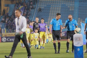 VIDEO: Top 5 sự thật điên rồ nhất về trận Derby Hà Nội FC - Viettel VIDEO: Top 5 sự thật điên rồ nhất về trận Derby Hà Nội FC - Viettel