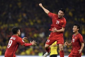 Người hùng AFF Cup 2018 chính thức rời CLB xuống hạng V-League Người hùng AFF Cup 2018 chính thức rời CLB xuống hạng V-League