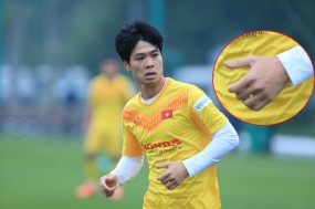 Công Phượng cẩn thận 'bảo vệ' nhẫn cưới khi tập luyện tại ĐTQG Công Phượng cẩn thận 'bảo vệ' nhẫn cưới khi tập luyện tại ĐTQG