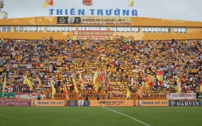 Từng chê Quảng Ninh bán vé đắt cắt cổ, CLB Nam Định cũng bất ngờ theo chân đất Mỏ Từng chê Quảng Ninh bán vé đắt cắt cổ, CLB Nam Định cũng bất ngờ theo chân đất Mỏ
