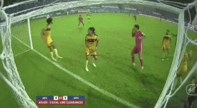 VIDEO: Hậu vệ 19 tuổi cân cả hàng thủ với 3 lần cứu thua trong vài phút VIDEO: Hậu vệ 19 tuổi cân cả hàng thủ với 3 lần cứu thua trong vài phút