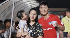 Lấy được vợ đảm, giỏi kinh doanh, Tiến Dũng khẳng định: 'Tôi ý thức được sự nghiệp của mình' Lấy được vợ đảm, giỏi kinh doanh, Tiến Dũng khẳng định: 'Tôi ý thức được sự nghiệp của mình'